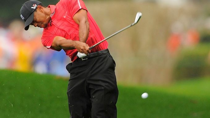 Tiger Woods stihl odehrát dvě finálové jamky