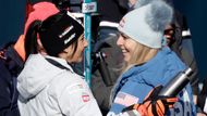 Stephanie Venierová a Lindsey Vonnová v závodě super-G žen na MS v Saalbachu 2025