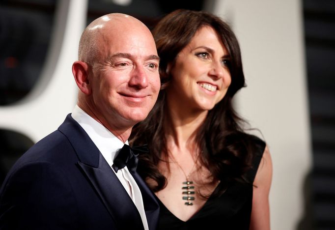 Jeff Bezos a MacKenzie Bezosová