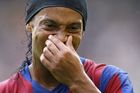Ronaldinho nakonec do Milána přestoupí. Na tři roky