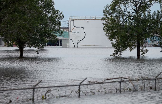 Chemická továrna Arkema, kterou zaplavila bouře Harvey.