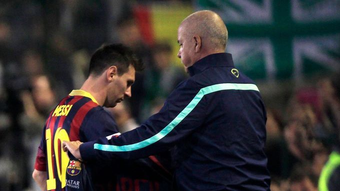 Leo Messi střídá v zápase s Betisem Sevilla