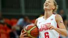 Česká basketbalistka Kateřina Bartoňová je zklamaná z neproměněné šance v utkání skupiny A s Tureckem na OH 2012 v Londýně.