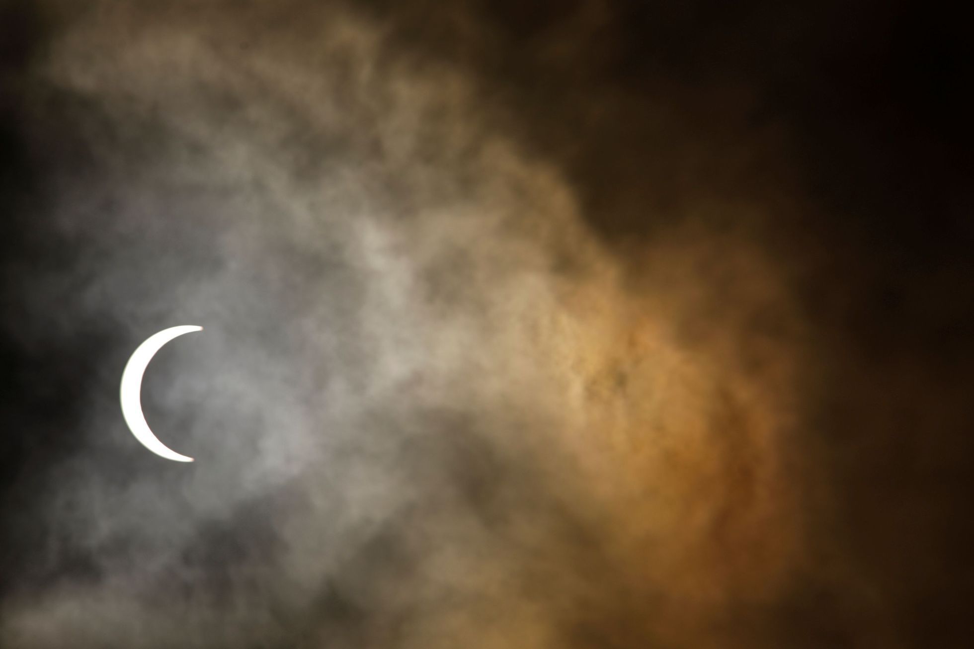 prstencové zatmění slunce