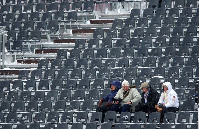 Mnoho VIP diváku se podívat na závod nepřišlo.