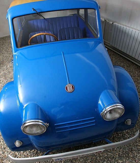 Tatra 570