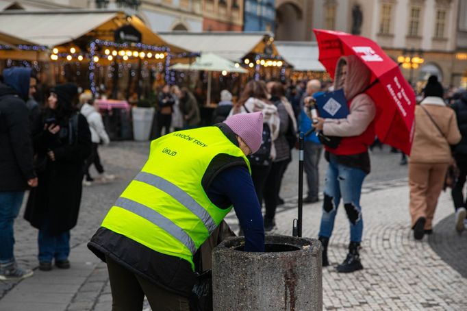 Pražské vánoční trhy v prosinci 2023.