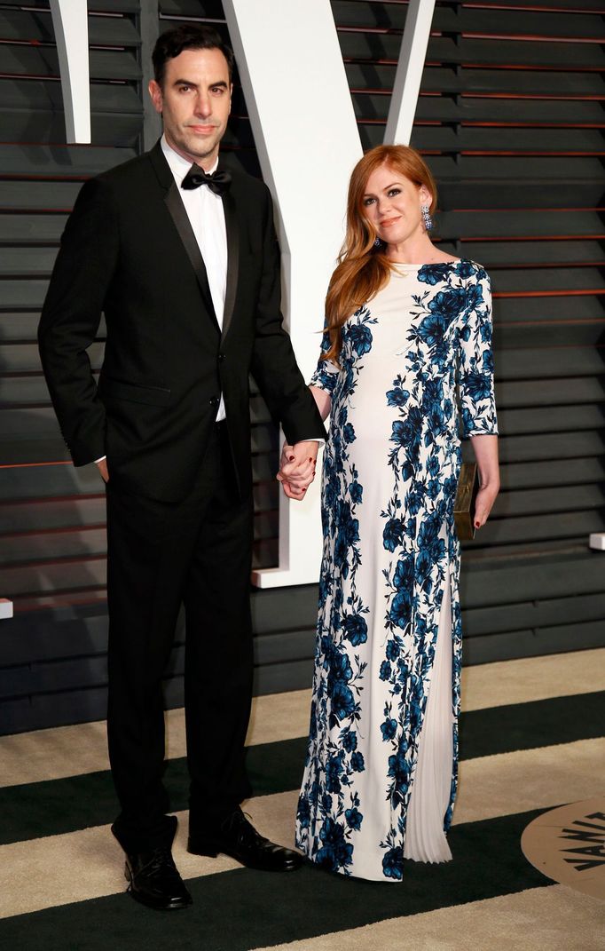 Sasha Baron Cohen and Isla Fisher arrive at the 2015 Vanity Fair Oscar Party in Beverly Hills