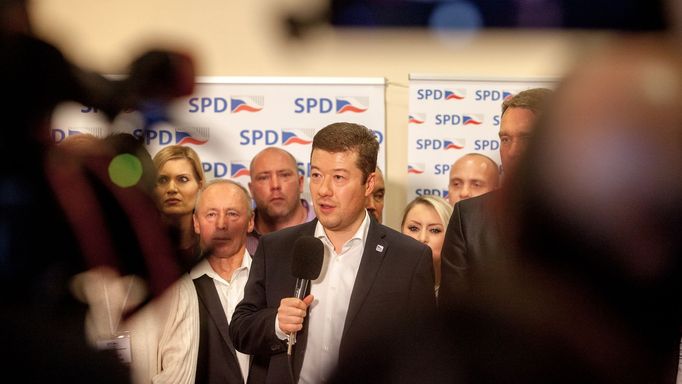 Volby 2017 - SPD - Tomio Okamura a novináři