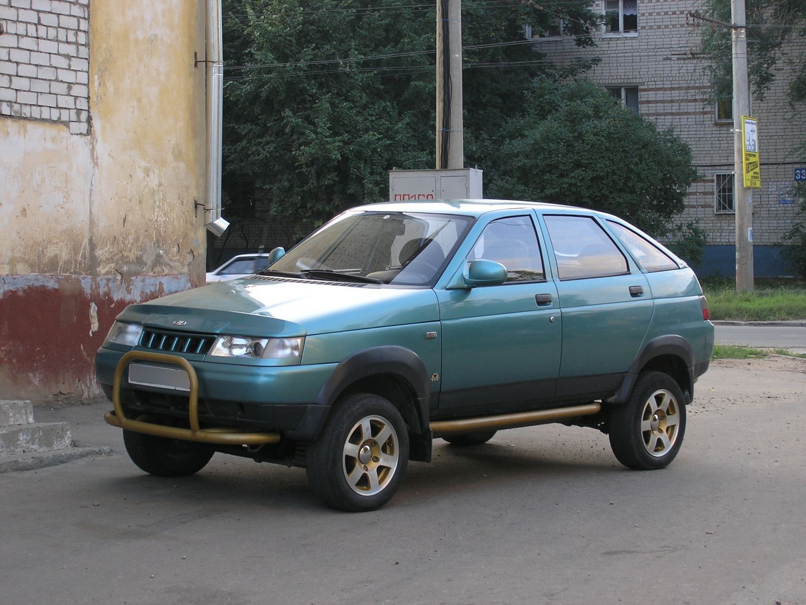 Lada Tarzan
