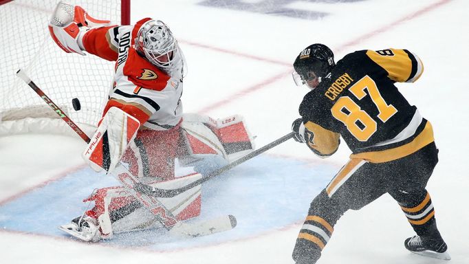 NHL, Pittsburgh  Anaheim: Sidney Crosby (87) - Lukáš Dostál