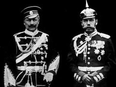 Bratranci britského krále Jiřího V. - německý císař Vilém II. a ruský car Mikuláš II.