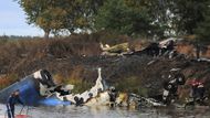 Na palubě bylo 45 lidí – 37 členů hokejového klubu a osm členů posádky. Zachráněný mechanik Sizov později vypověděl, že letoun neměl nějaké závady před, ani během nehody. "Seděl jsem nepřipoutaný v kabině pro cestující a poté, když se letoun dlouho nezvedal do vzduchu, zavládla mezi pasažéry nervozita," řekl.