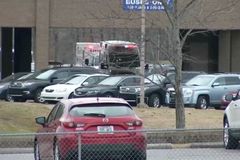 Při střelbě na střední škole v Kentucky zahynuli dva studenti, dalších devatenáct je zraněno