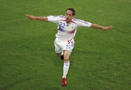 Španělsko - Francie: Ribéry slaví gól