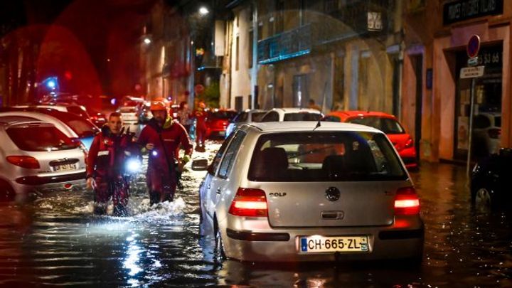 Francouzskou obec Agen zaplavil déšť. Místy stojí až dva metry vody, pomáhají hasiči; Zdroj foto: ČTK