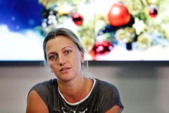 Kdo napadl Kvitovou? Pátrání pokračuje, police dostala přes tři stovky podnětů