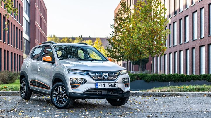 Nejlevnější elektromobil je v Česku. Prohlédli jsme si novou Dacii Spring Electric; Zdroj foto: Dacia, Tomáš Devera