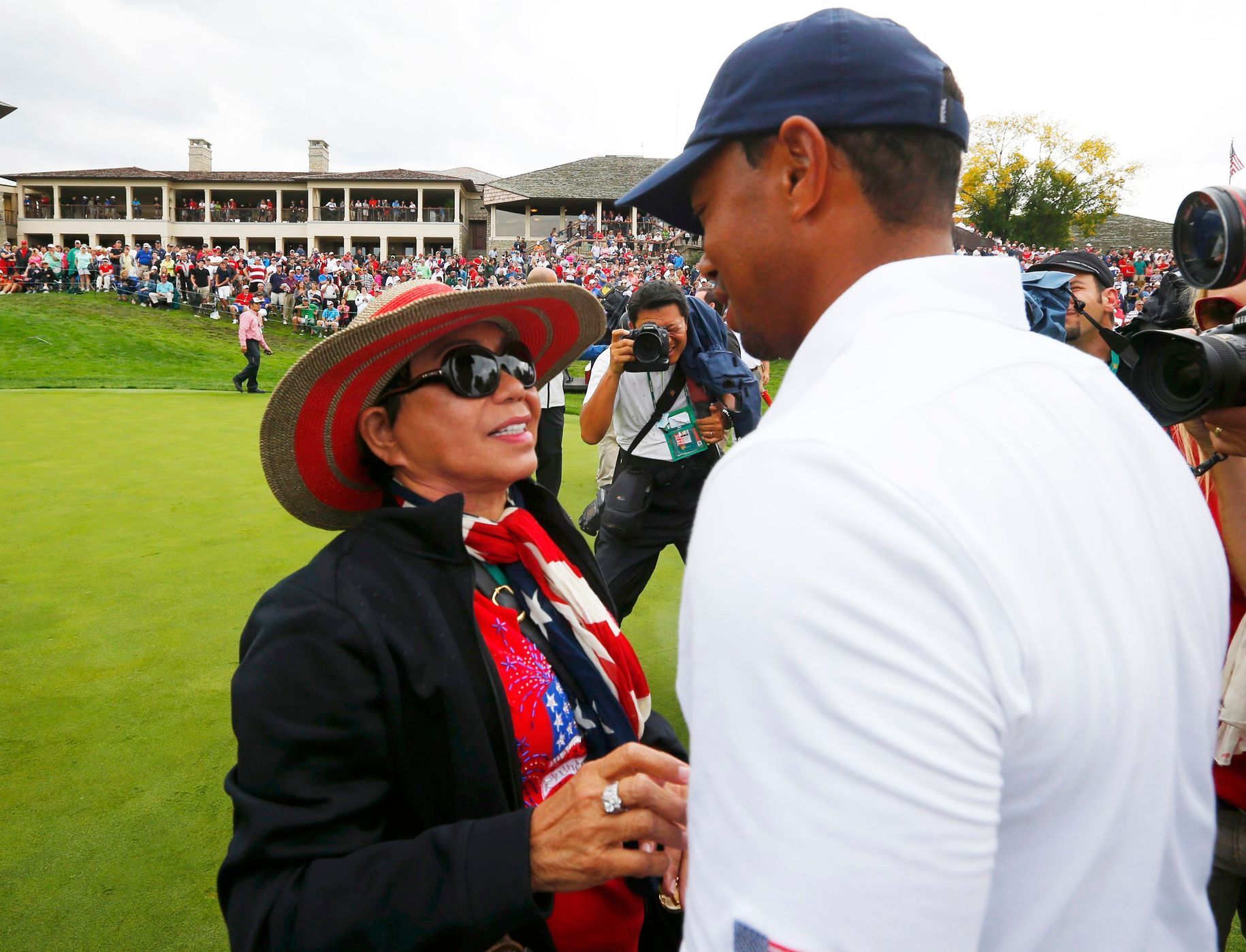Tiger Woods a jeho matka na prezidentském turnaji v USA