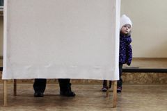 Sledovali jsme: První přímá volba prezidenta skončila