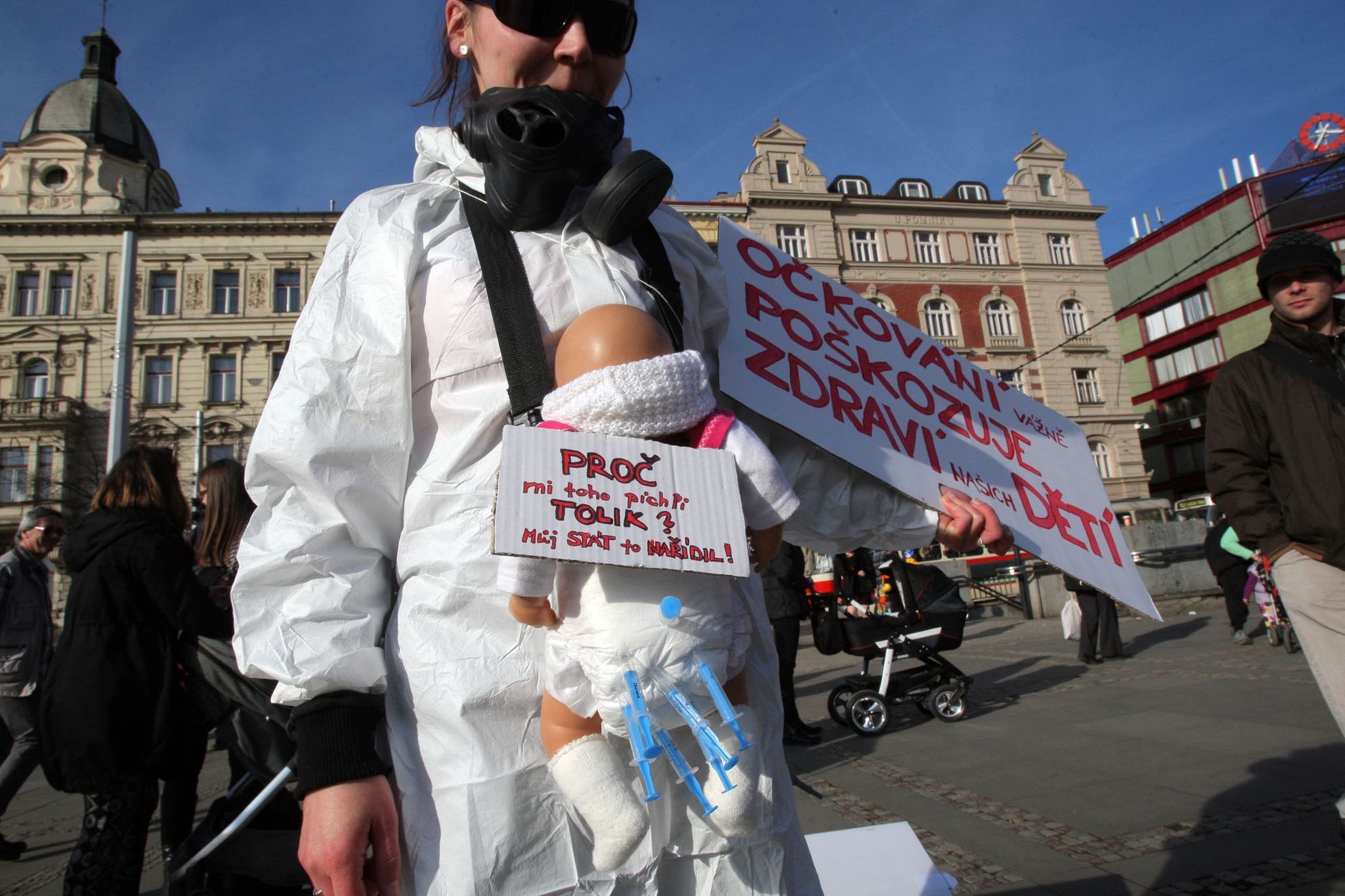 Demonstrace proti povinnému očkování