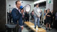 Proložená byla i zpěvem budovatelských písní.