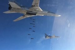 Živě: Rusové jsou zpátky ve vzduchu. Bombardují oblast, kde jim Turci sestřelili letadlo