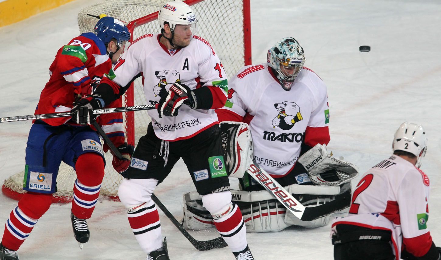 KHL, Lev Praha - Čeljabinsk:Petr Vrána - Michael Garnett