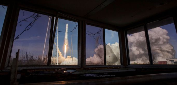 Raketa Antares, která slouží jako nosič lodě Cygnus, startuje z malého kosmodromu Wallops Flight Facility ve Virginii.