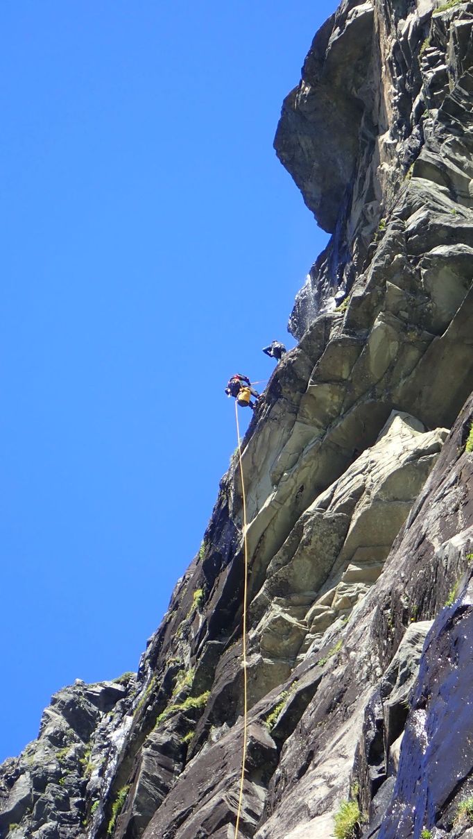 Průstup vodopádem Vinnufossen_10