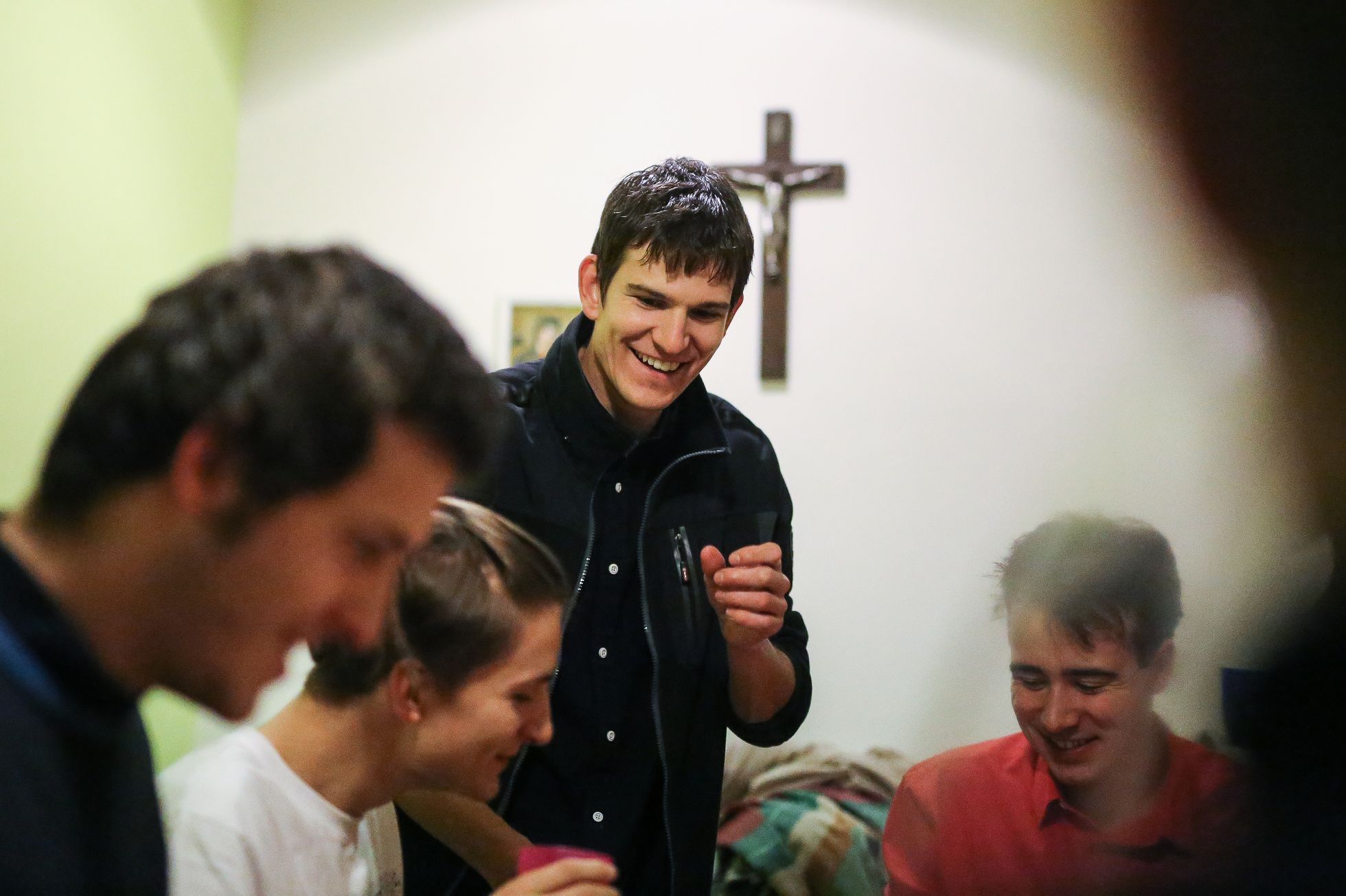 Dobrovolník Jakub Trefný, který se svými kamarády pomáhá bezdomovcům