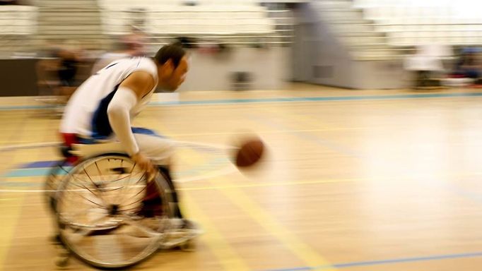 Basketbal je kolektivním sportem pro vozíčkáře, zahrát si ho můžete v několika českých městech.