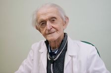 "Někteří pacienti jsou fanaticky odolní vůči zdravému rozumu," říká lékař-rekordman