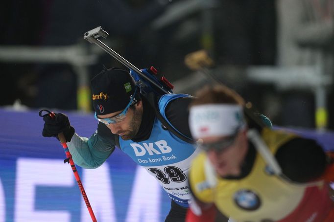 Johannes Thingnes Bö a Martin Fourcade ve sprintu SP v Novém Městě na Moravě 2018.