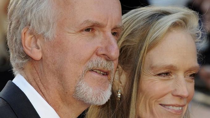 Premiéra Titanicu 3D Londýn - James Cameron a Suzy Amis