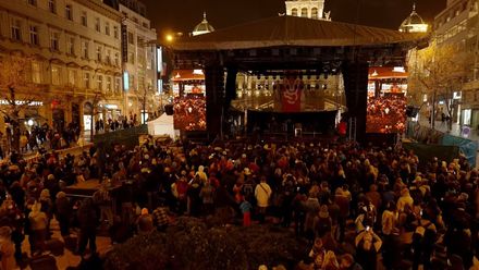 Kocáb, Holubová a další oslaví 17. listopad: Sledujte Koncert pro budoucnost