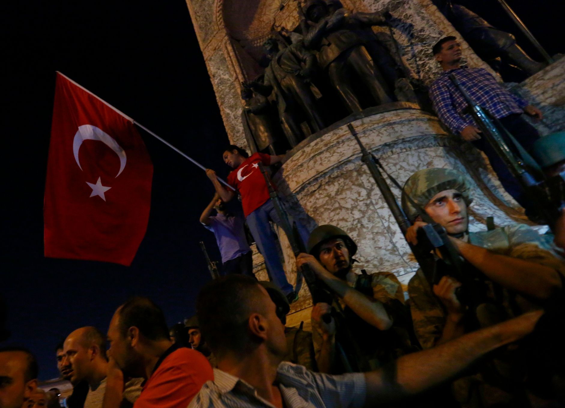 Turecko - převrat - Istanbul - demonstrace