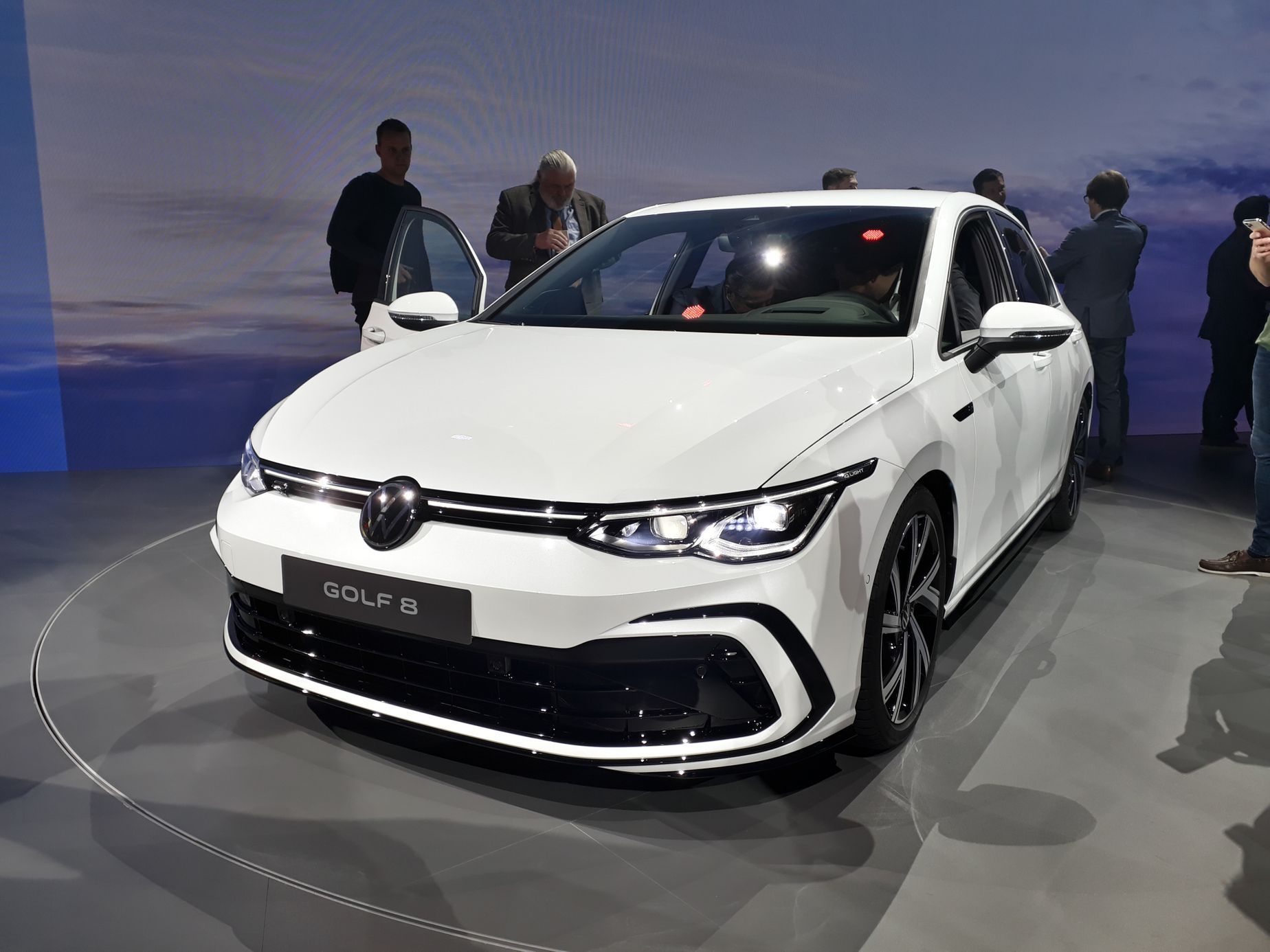 Volkswagen Golf živě