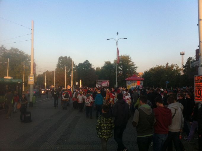 ELH, Pardubice - Hradec Králové: pochod fanoušků HK v Pardubicích