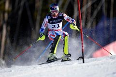 Pinturault ovládl třetí obří slalom v řadě a stíhá Hirschera