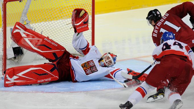 Tomáš Vokoun v zápase proti Kanadě na hokejovém MS 2010 v Německu.