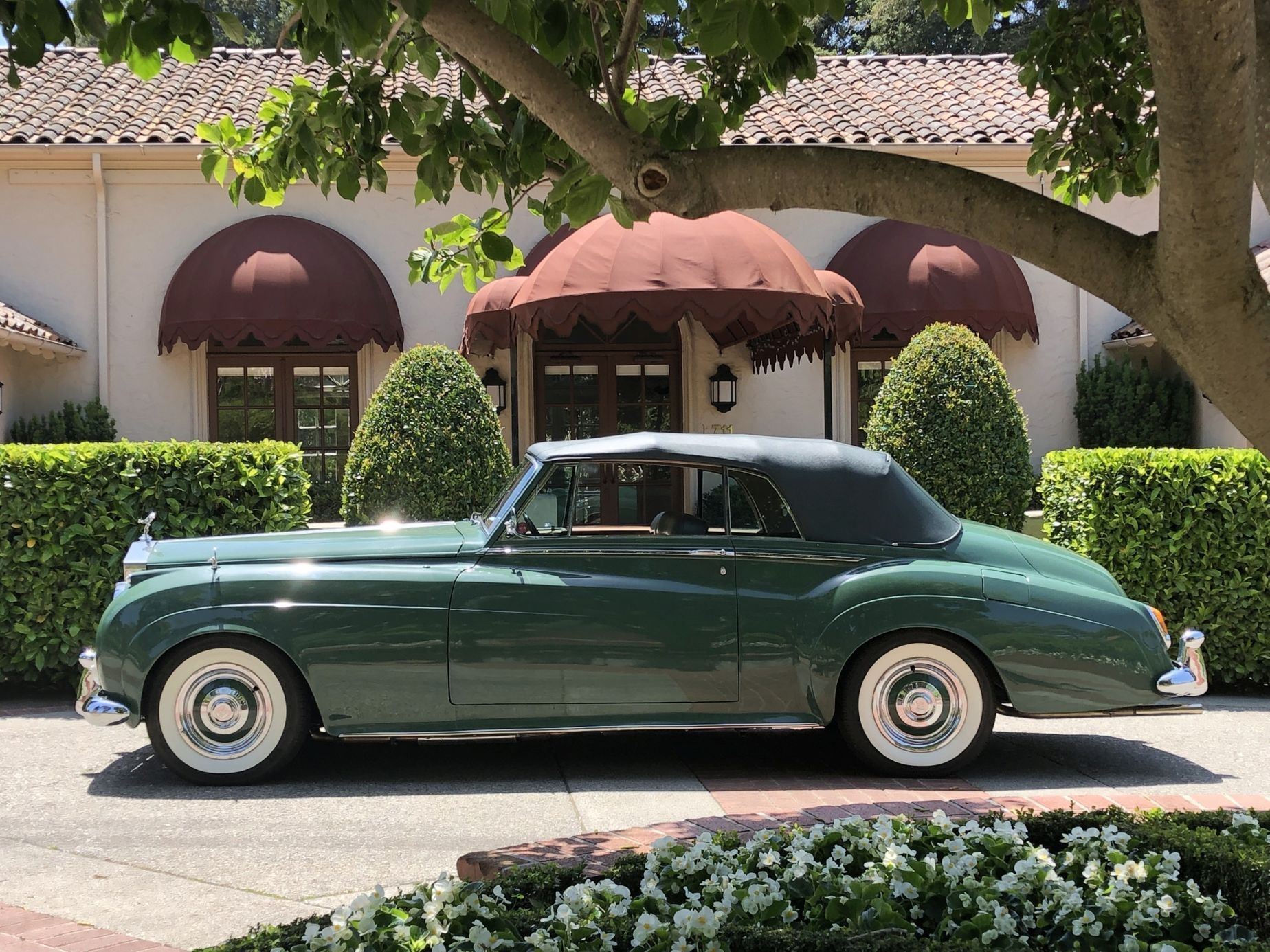 Rolls-Royce Silver Cloud II po Elizabeth Taylor