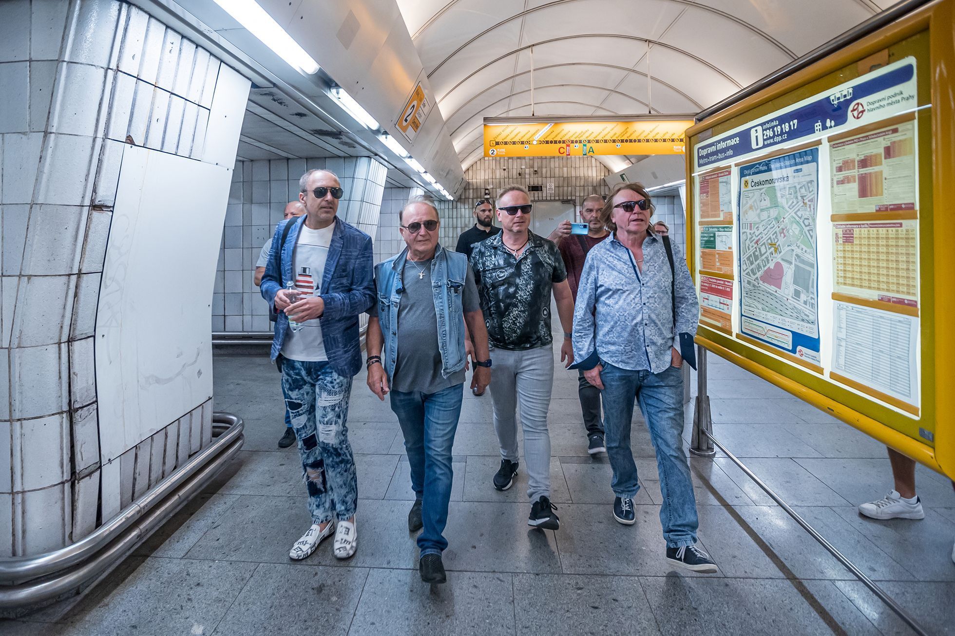Vystoupení skupiny Olympic v pražském metru, čtvrtek 29. června 2023.