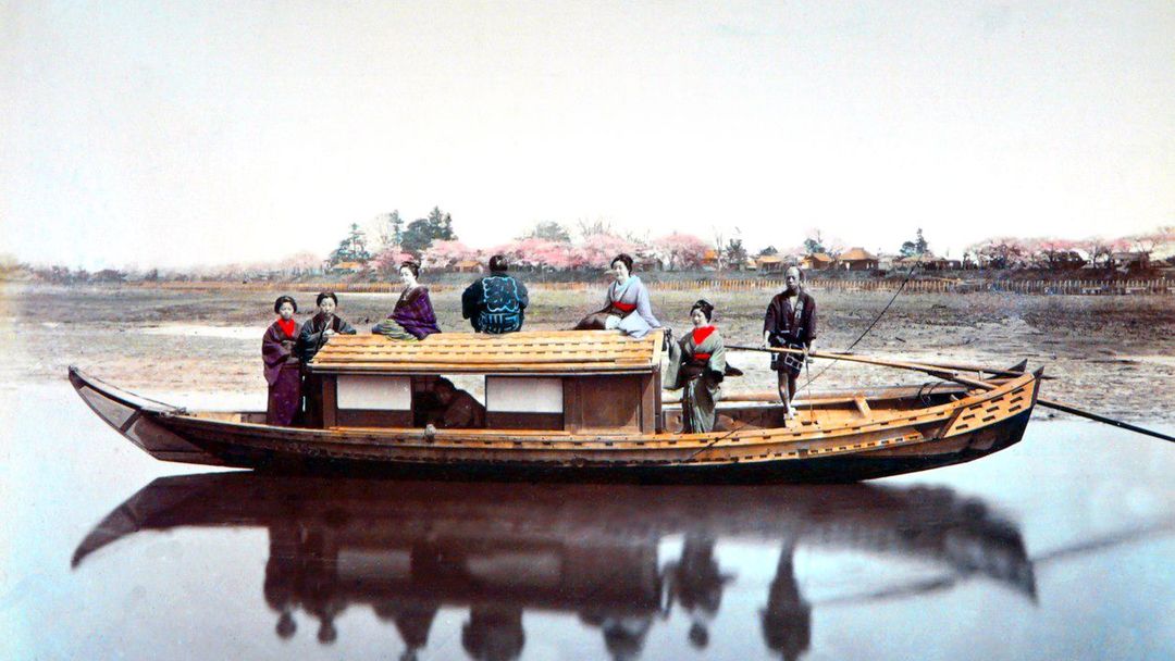 Fenomén japonské gejši na unikátních historických fotografiích, které byly dodatečně kolorovány.