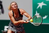 Česká tenistka Kateřina Siniaková vyřadila na Roland Garros světovou jedničku Japonku Naomi Ósakaovou.