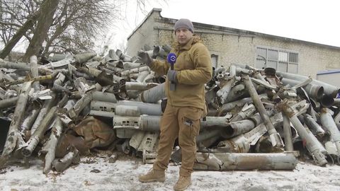 Kolik lidí zabila tato hromada? V Charkově sbírají důkazy o válečných zločinech
