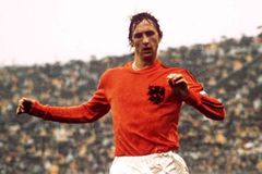 Legenda totálního fotbalu zemřela. Cruyff podlehl v 68 letech rakovině