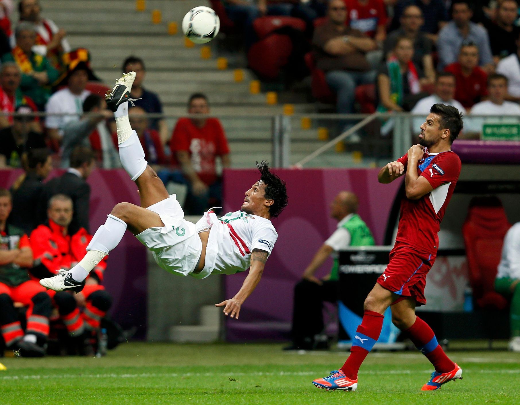 Milan Baroš v zápase s Portugalskem