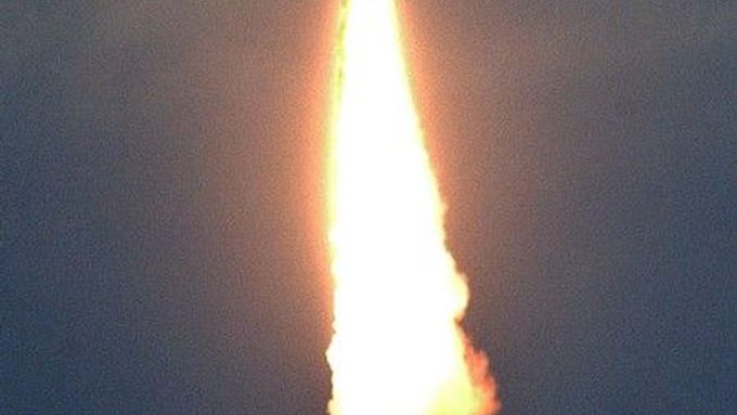 Start rakety GSLV-F02, která měla vynést zatím největší indický satelit INSAT 4C. Start se však nezdařil. Po minutě rateta explodovala a skončila v moři.