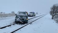 Od rána nejvíce nasněžilo na Šumavě, kde připadlo zhruba 20 centimetrů sněhu. V jižních Čechách či v jižněji položených částech Středočeského kraje pak napadlo deset až 15 centimetrů sněhu.